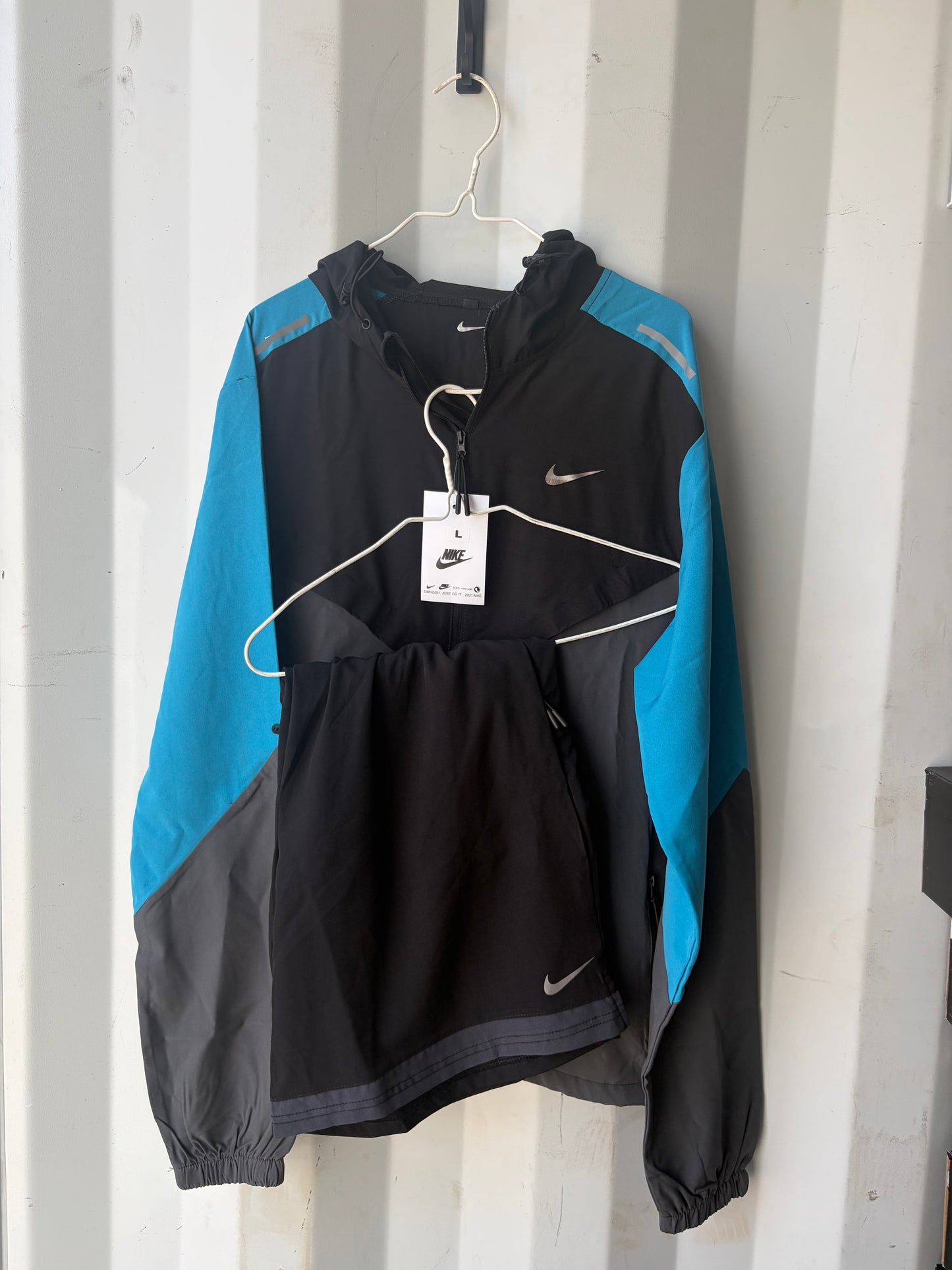 Swoosh windbreaker set