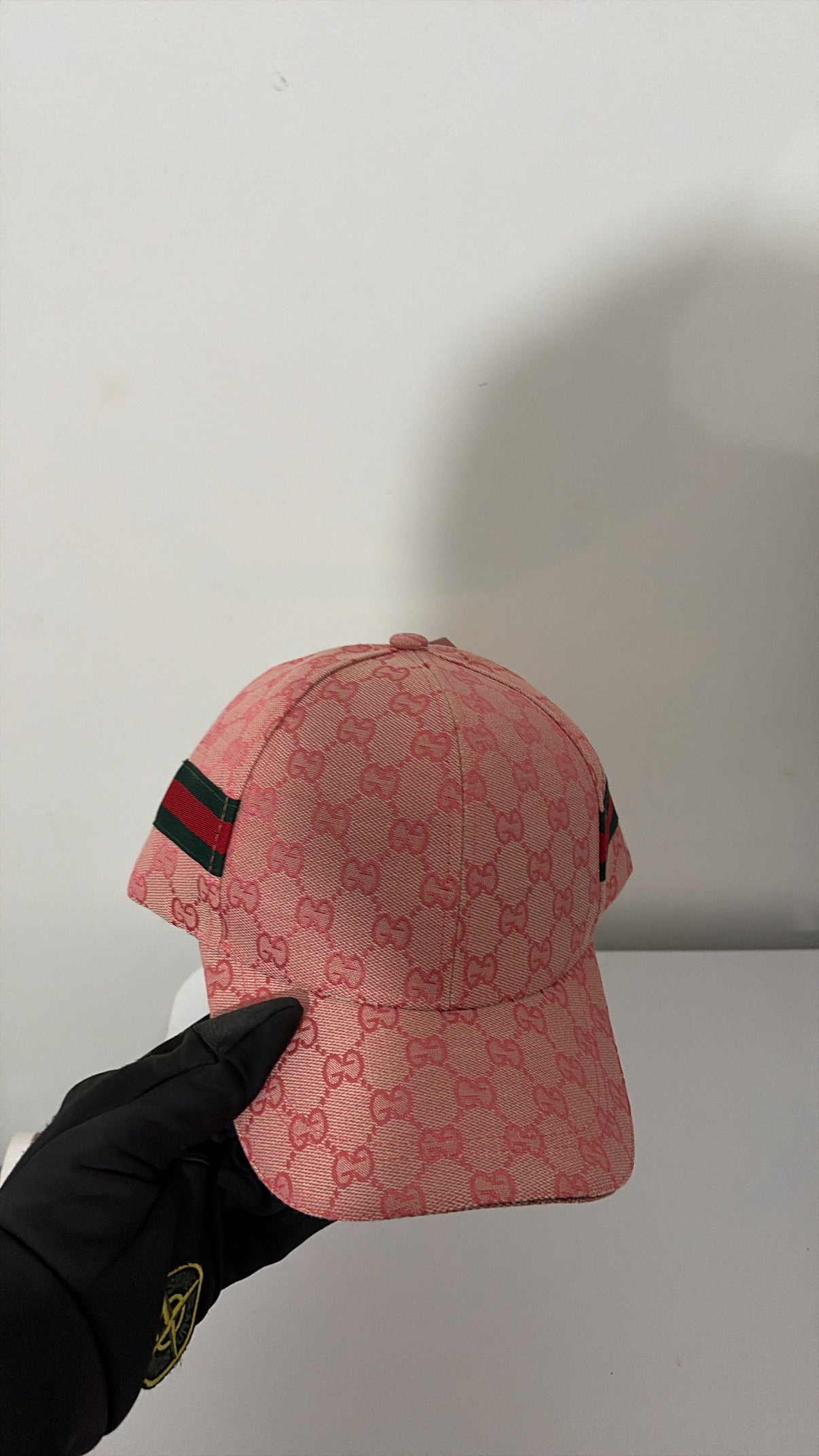 Caps