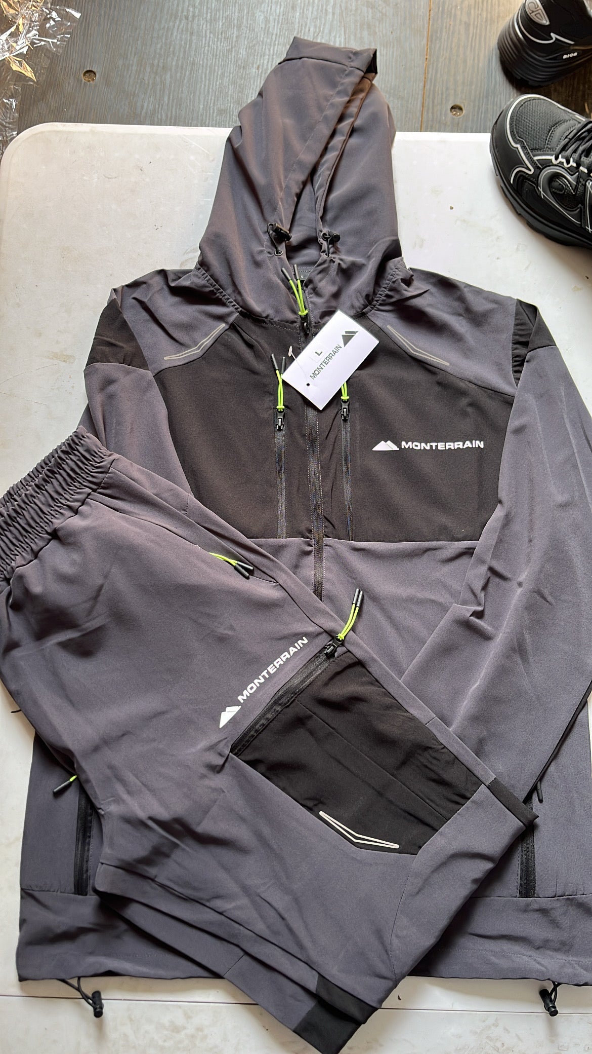 Mountain tracksuit